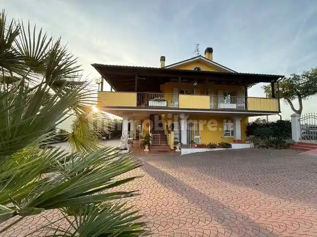 Villa in vendita a Monsampolo del Tronto