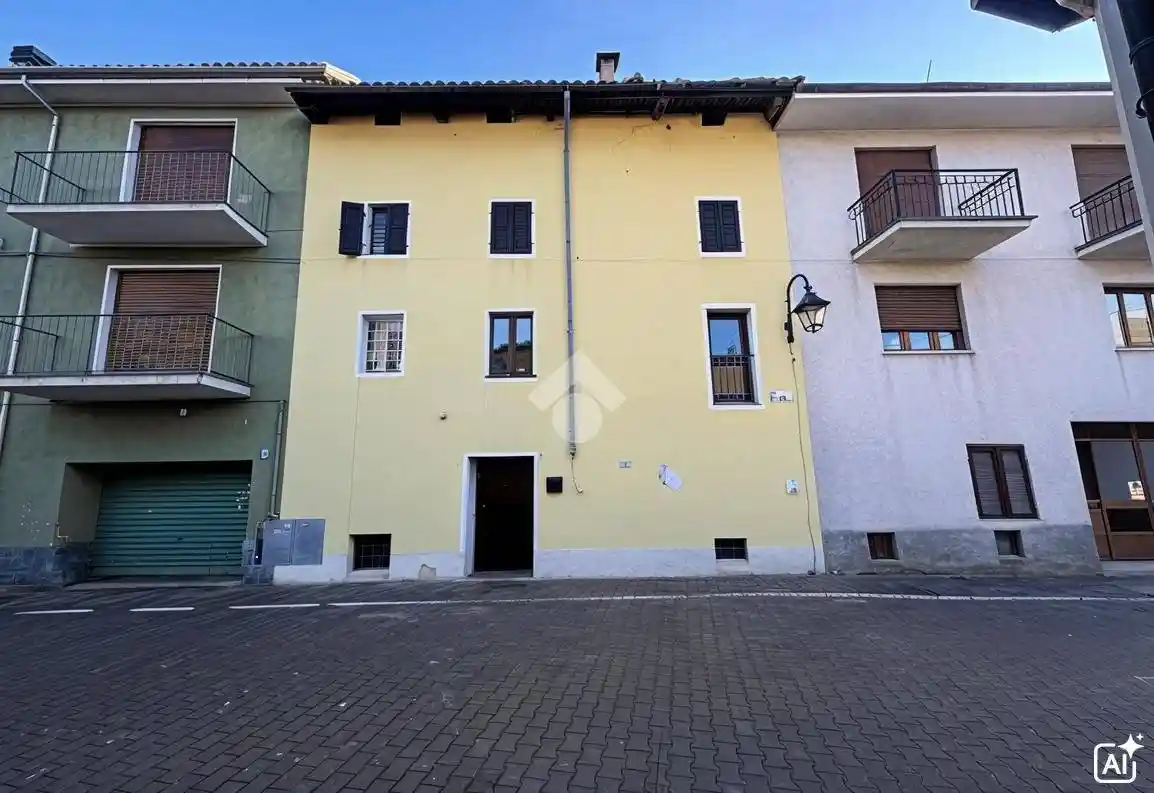 Casa indipendente in vendita a Fiorano Canavese