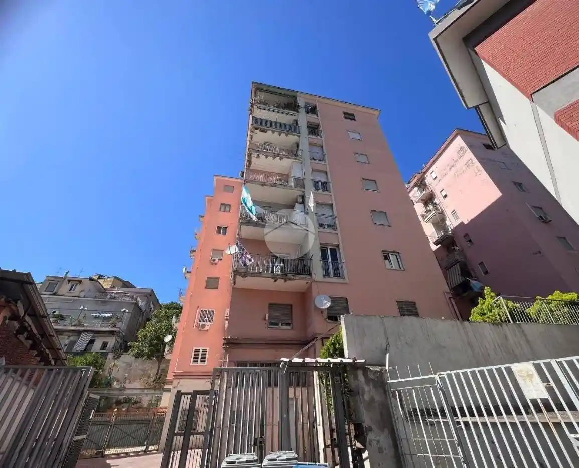 Appartamento in vendita a Napoli