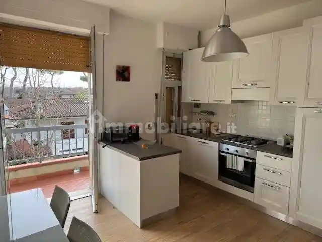 Appartamento in vendita a Montignoso