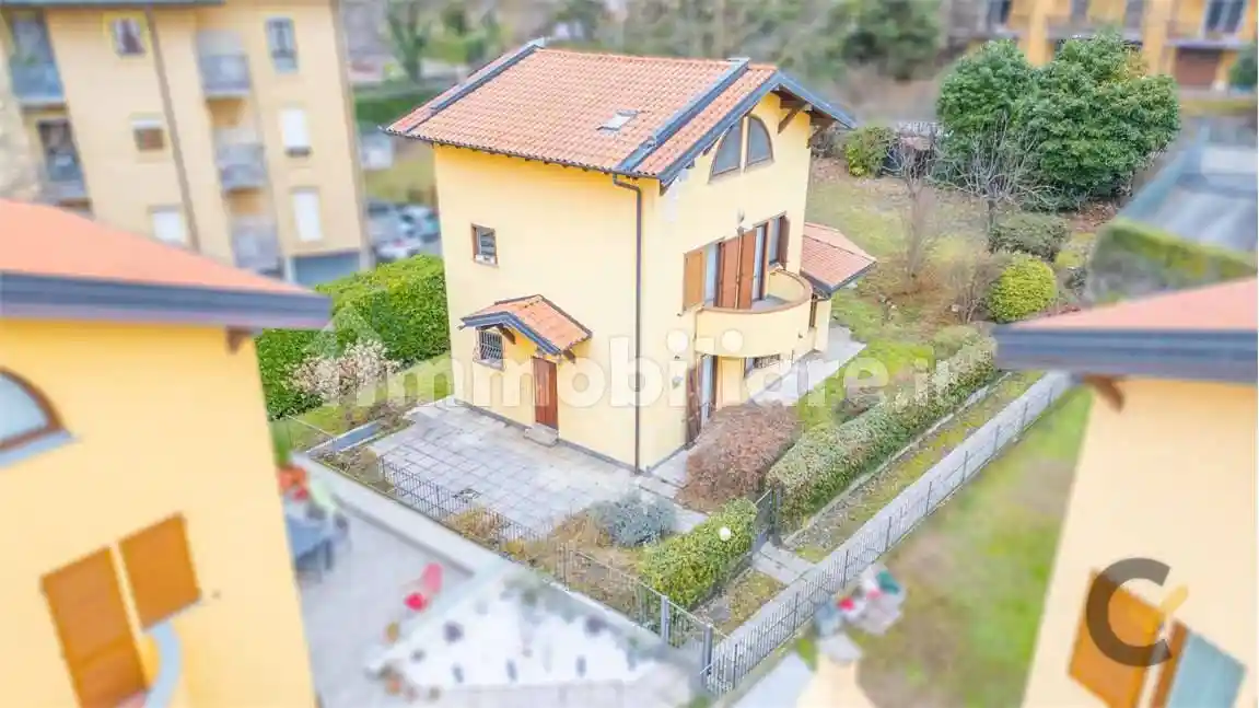 Villa in vendita a Varese