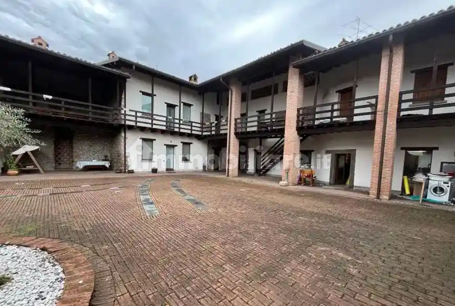 Villa in vendita a Madone