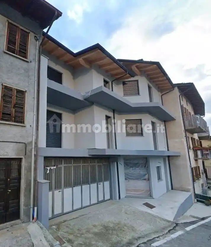 Villa in vendita a Montagna in Valtellina