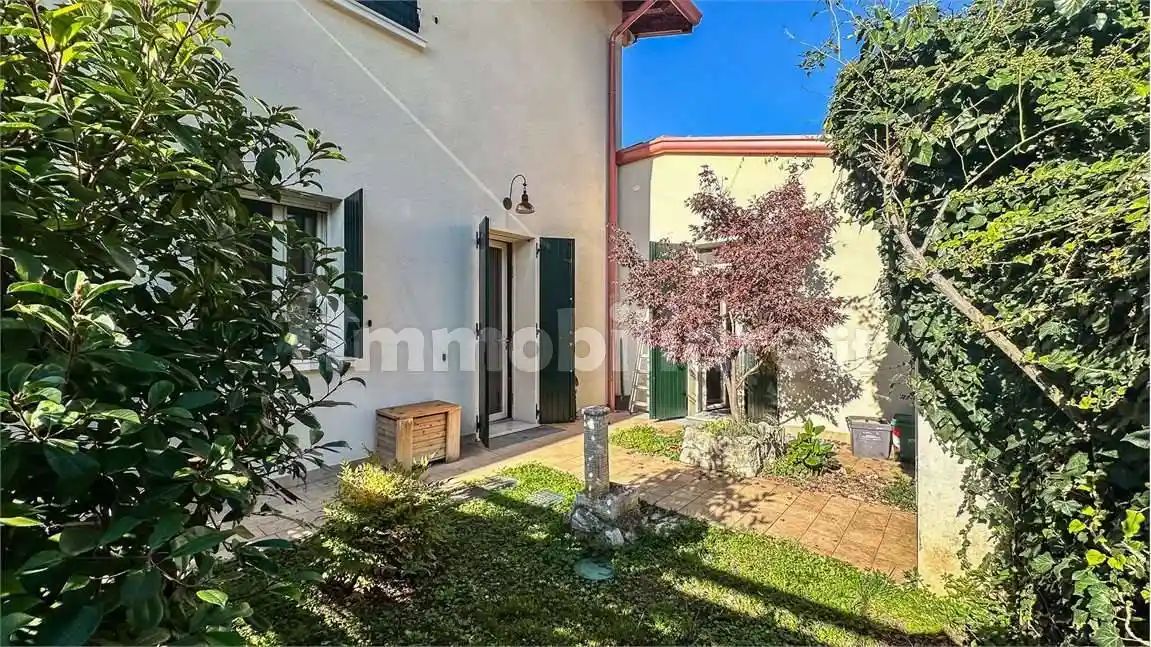 Villa in vendita a Collebeato