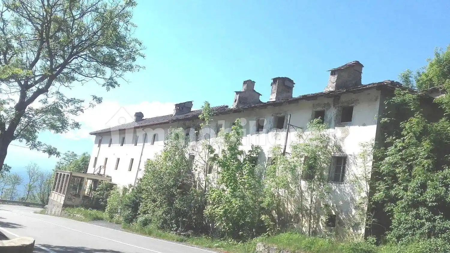 Palazzo - Edificio in vendita a Venaus