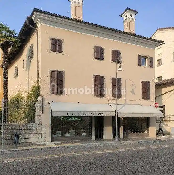 Palazzo - Edificio in vendita a Udine