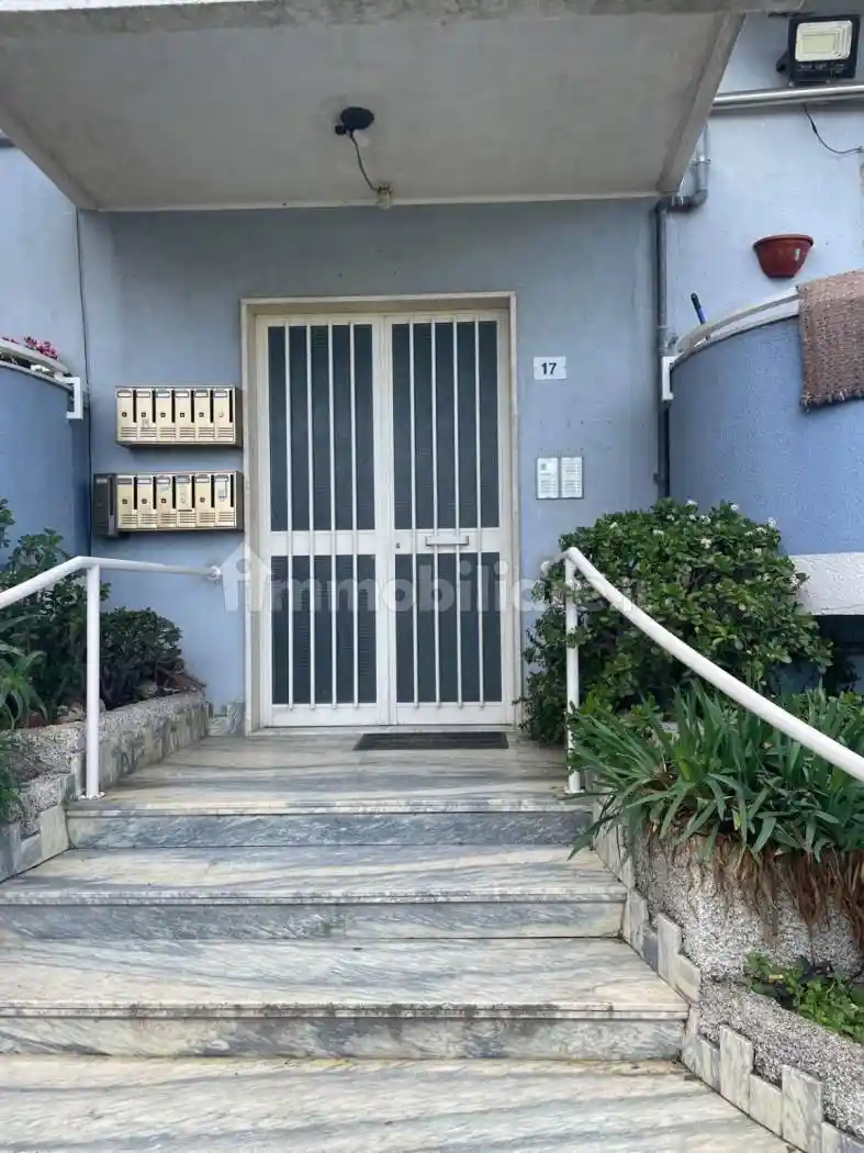 Palazzo - Edificio in vendita a Caulonia