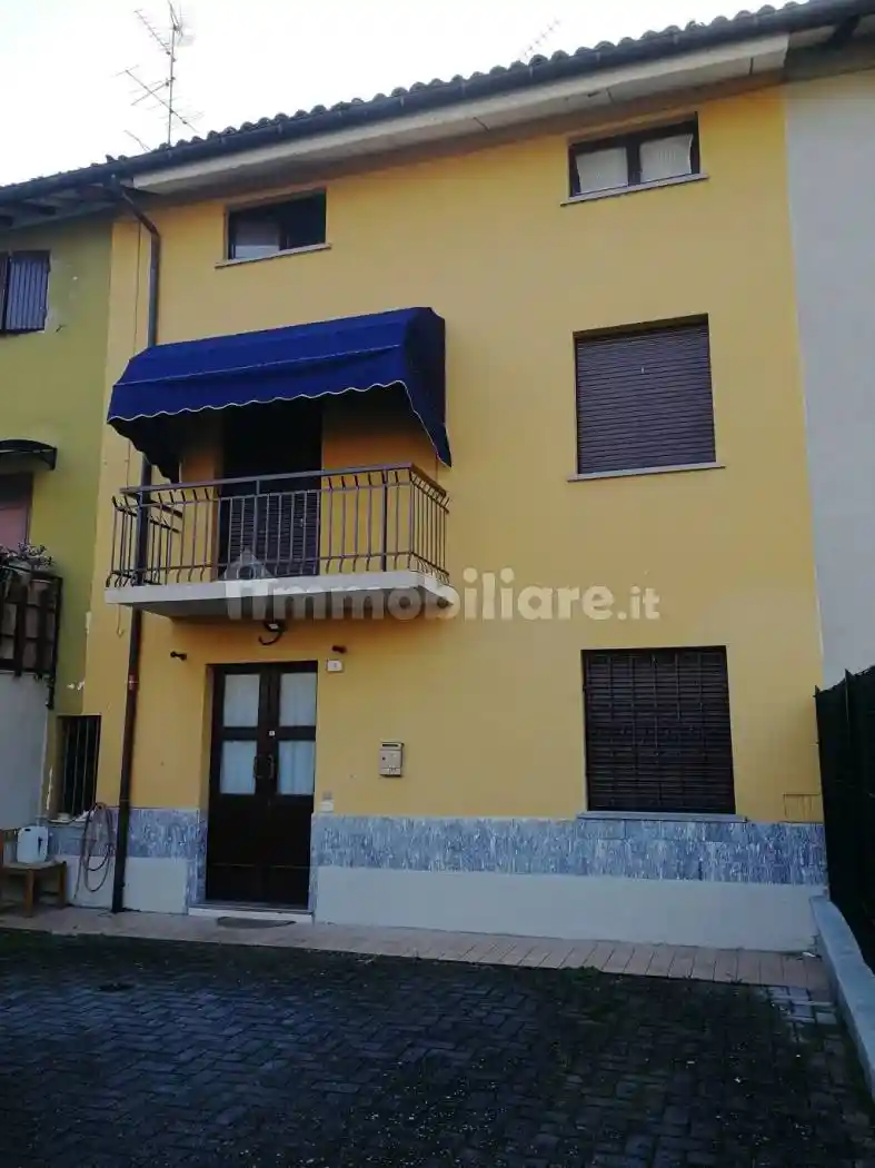 Casa indipendente in vendita a Vezzano sul Crostolo