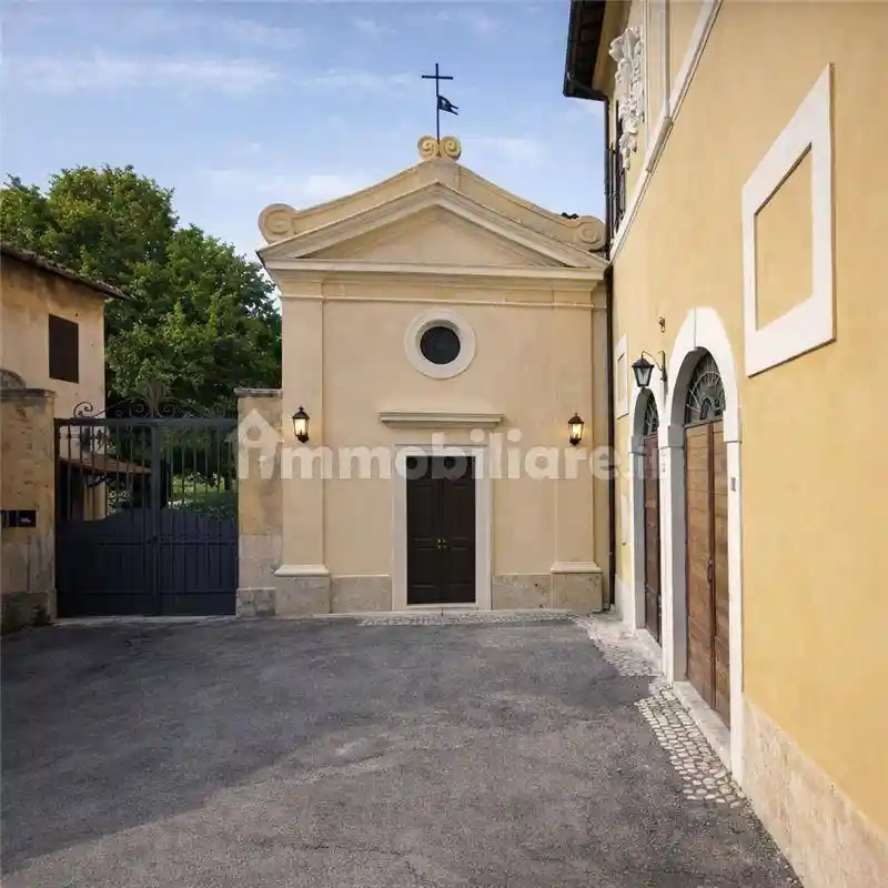 Palazzo - Edificio in vendita a Tivoli