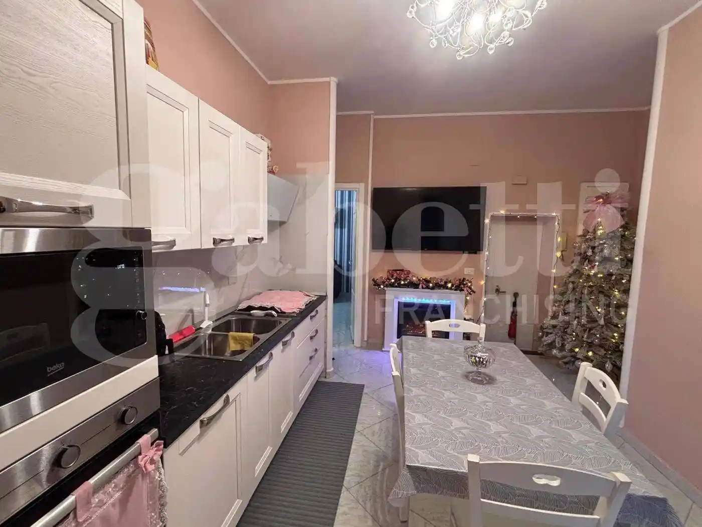 Appartamento in vendita a Napoli