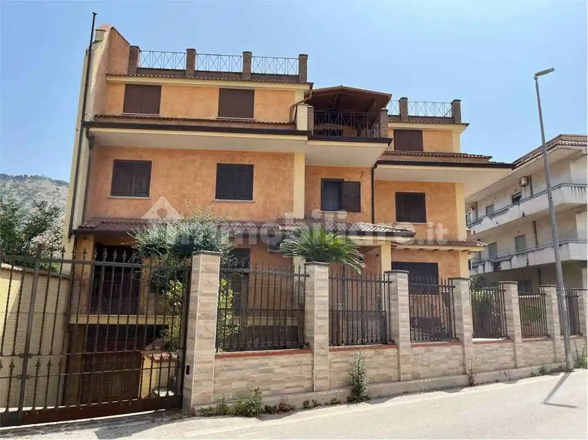 Villa in vendita a Maddaloni