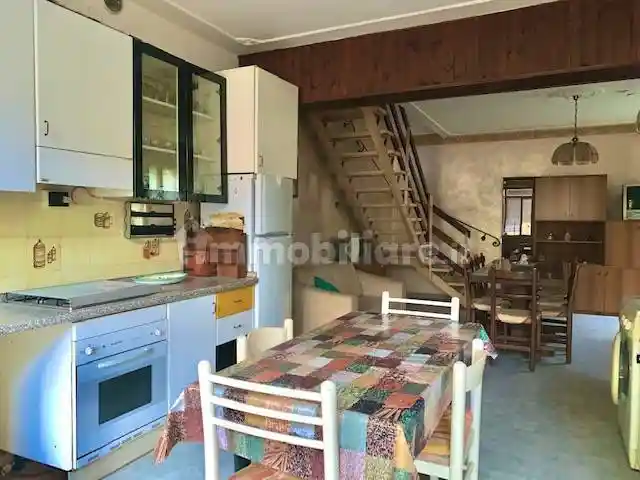 Casa indipendente in vendita a Luni