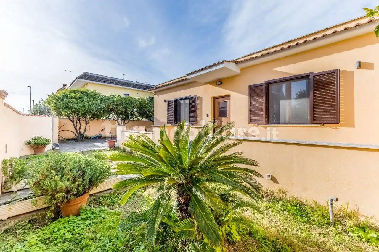 Villa in vendita a Fiumicino