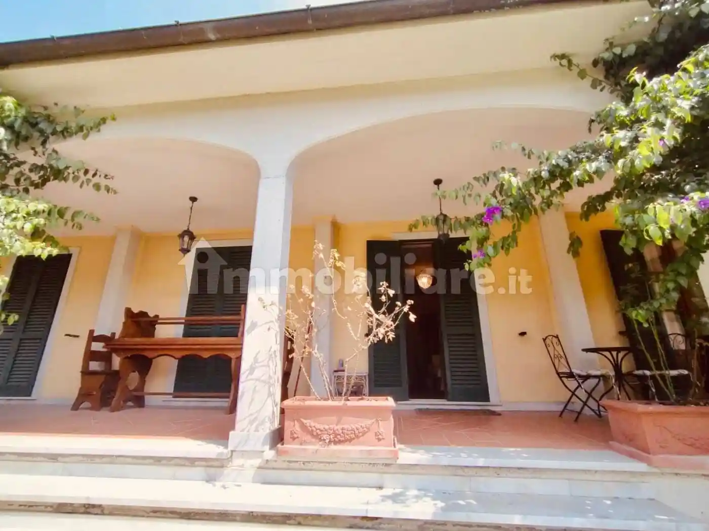 Villa in vendita a Luni