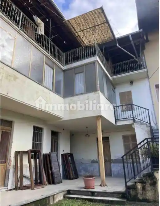 Palazzo - Stabile in vendita a Boca