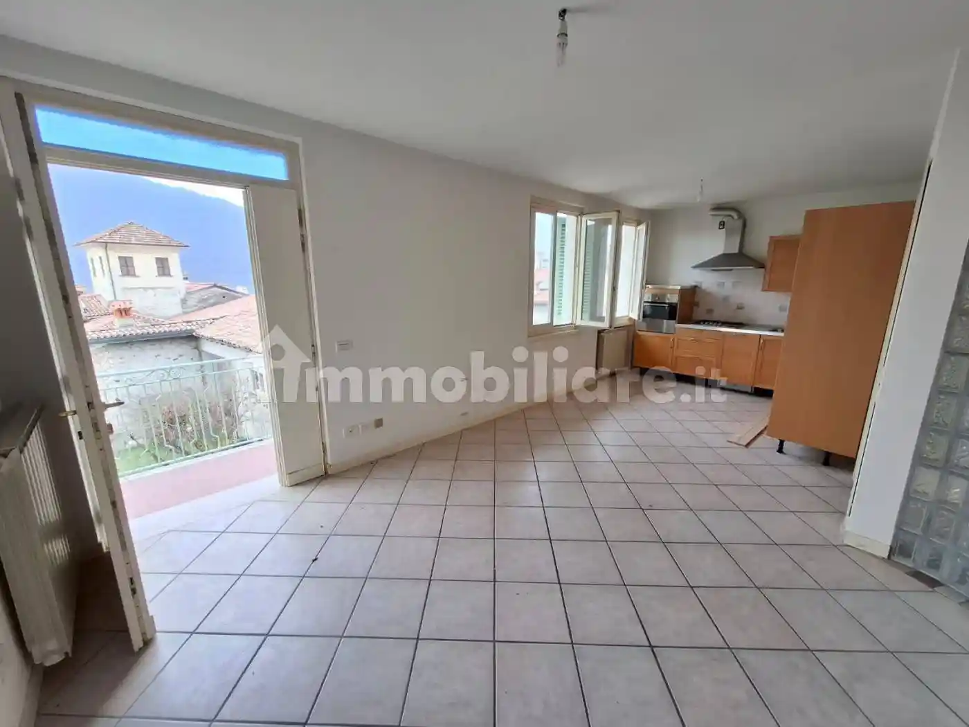 Appartamento in vendita a Sale Marasino