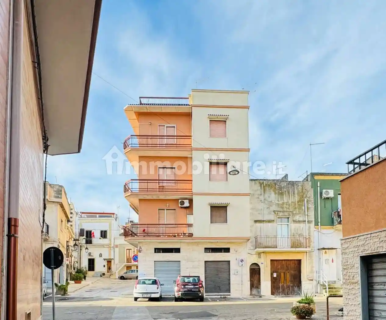 Palazzo - Edificio in vendita a San Giorgio Ionico