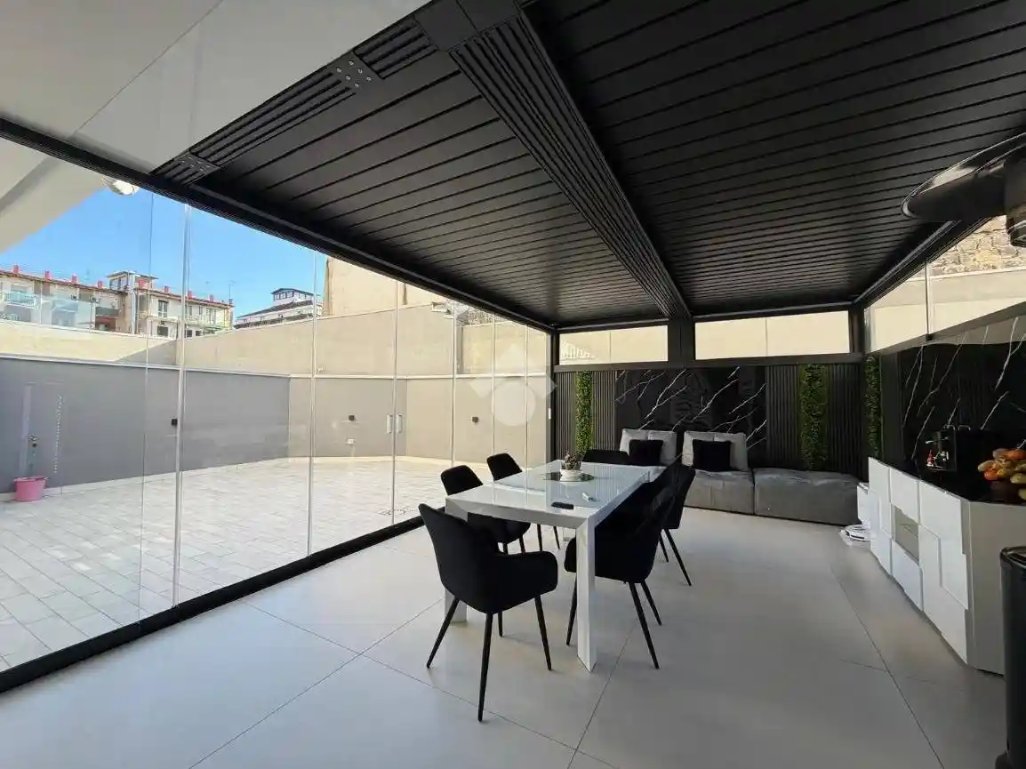 Appartamento in vendita a Napoli