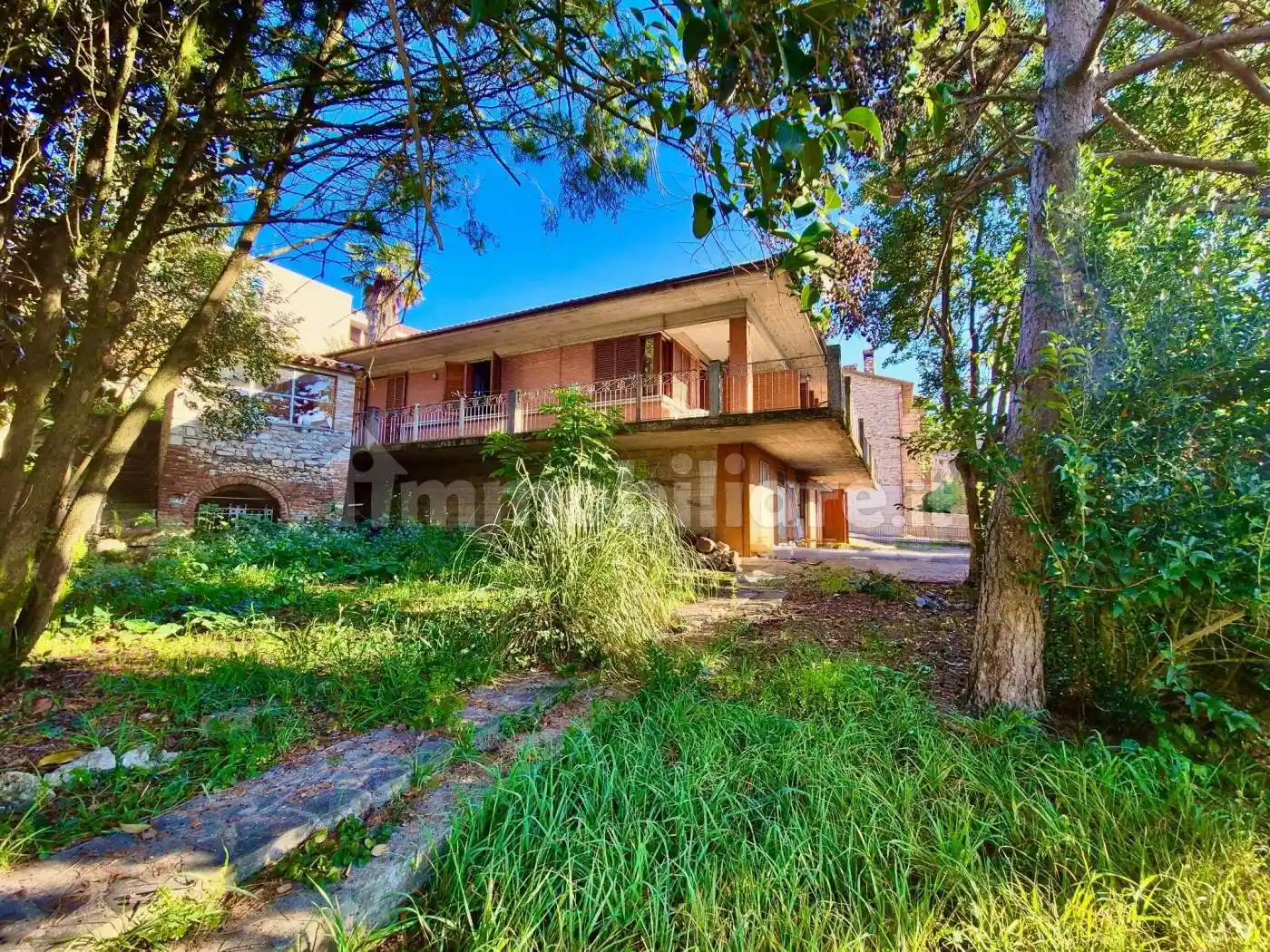 Rustico - Casale in vendita a Todi