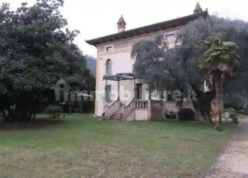 Villa in vendita a Affi