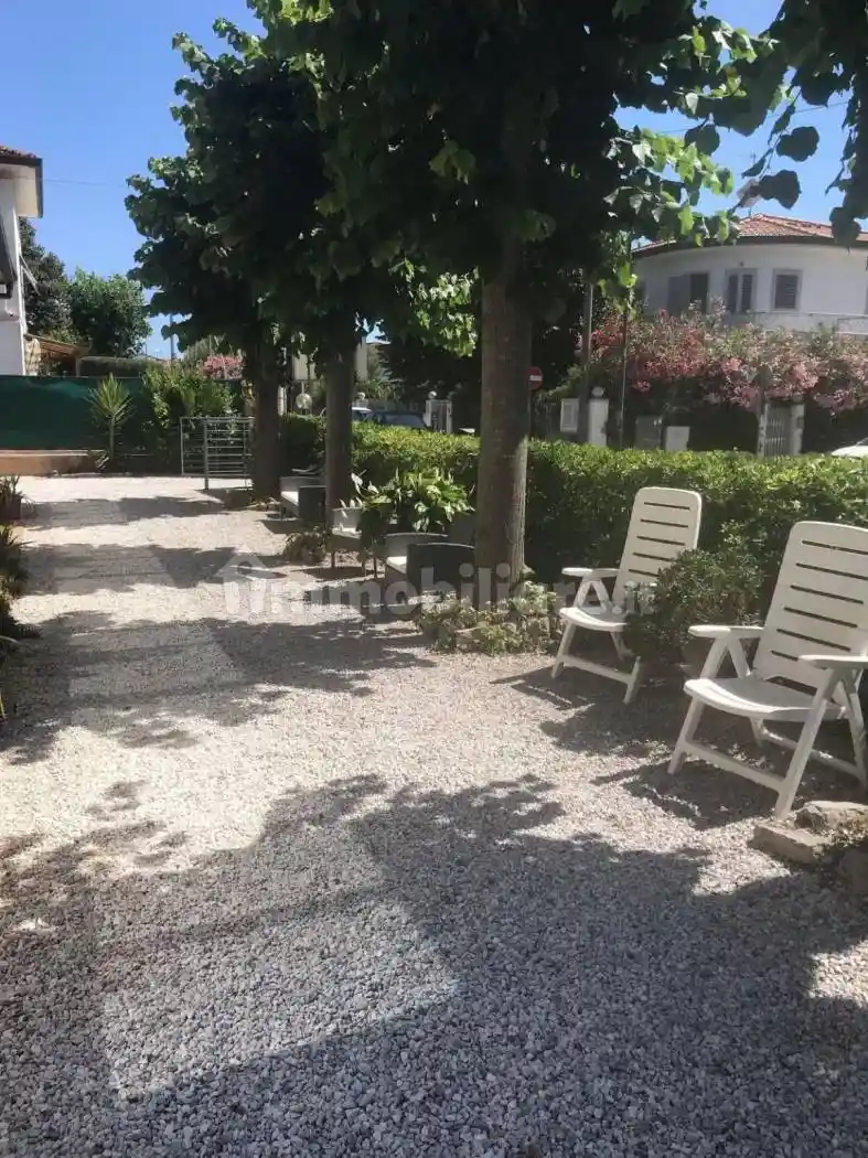 Palazzo - Edificio in vendita a Camaiore