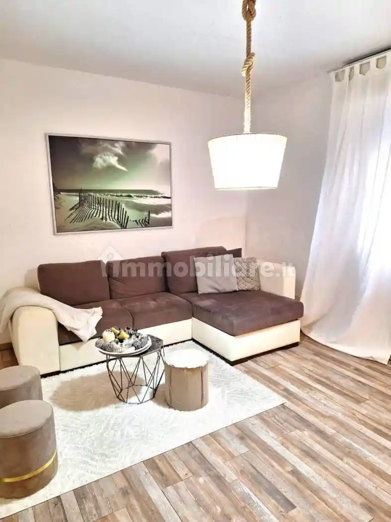 Casa indipendente in vendita a Cascina