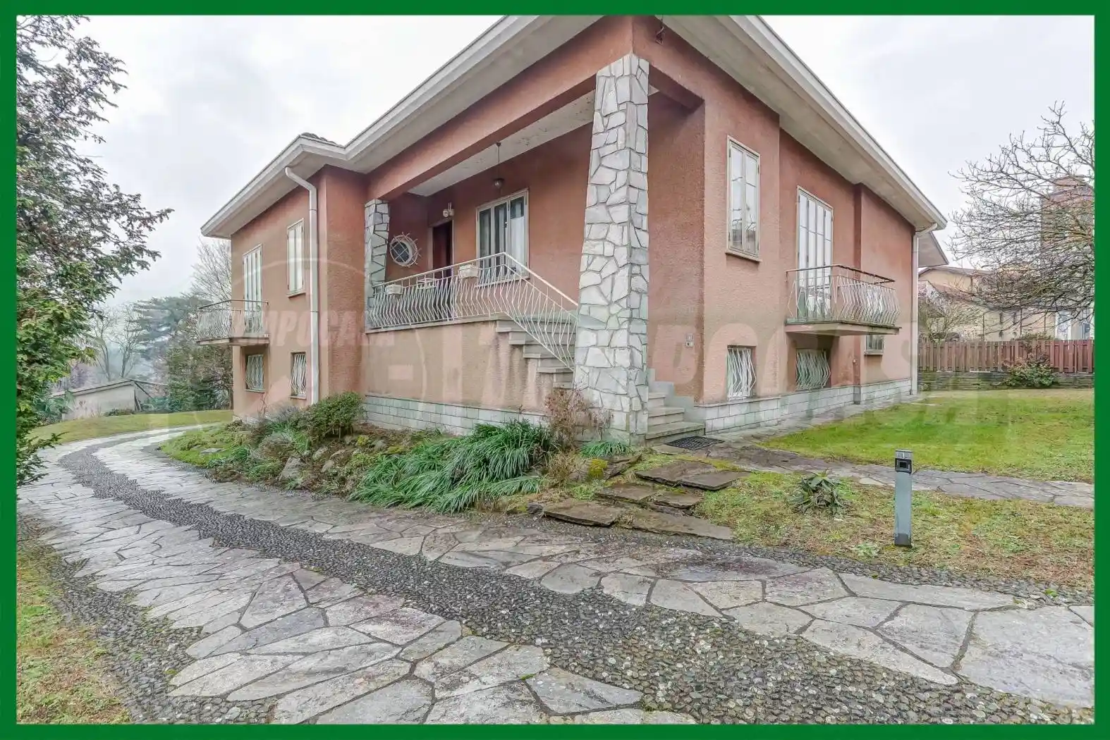 Villa in vendita a Besozzo