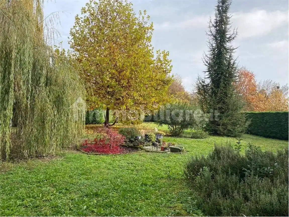 Villa in vendita a Mantova