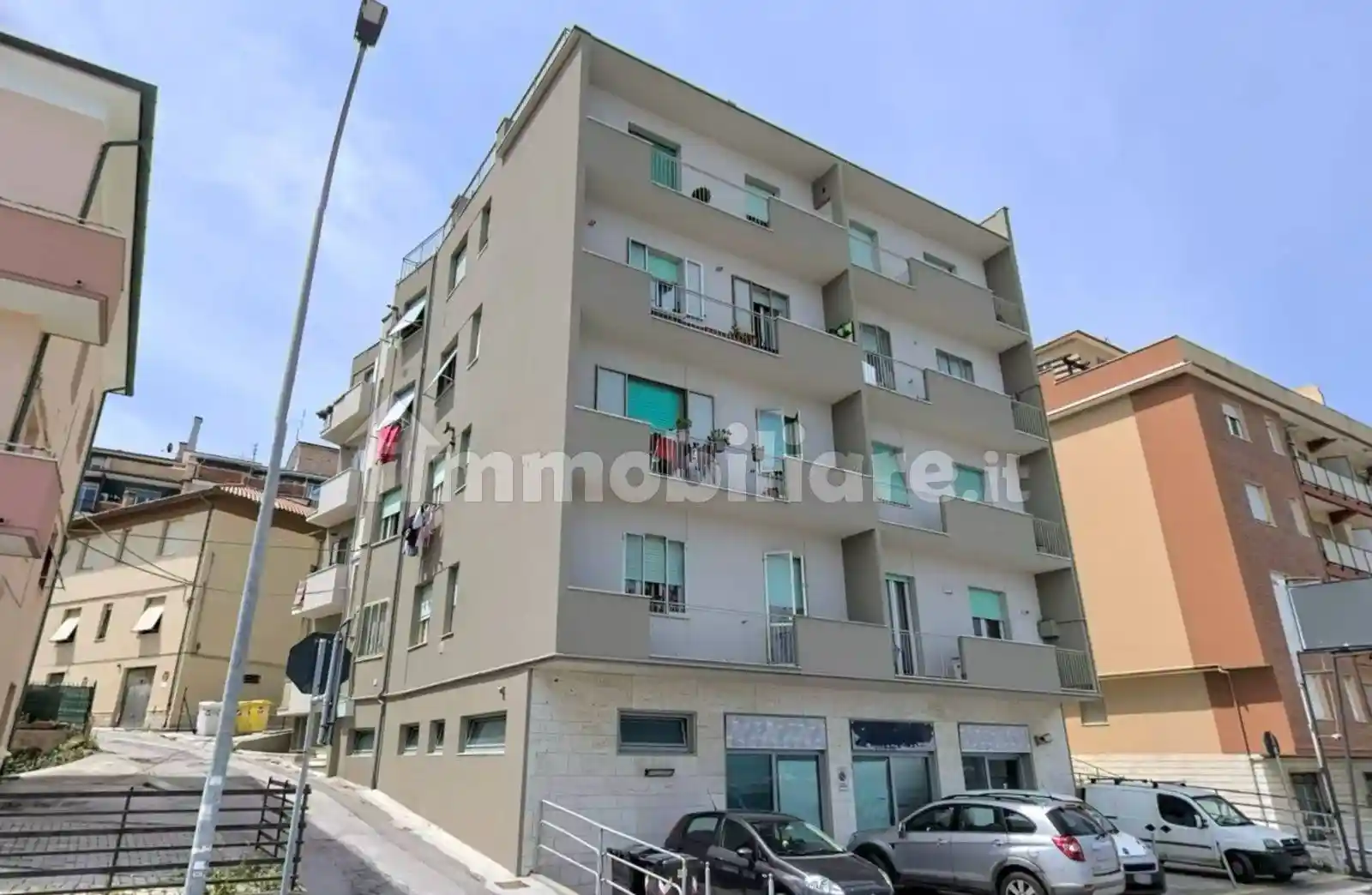 Appartamento in vendita a Falconara Marittima