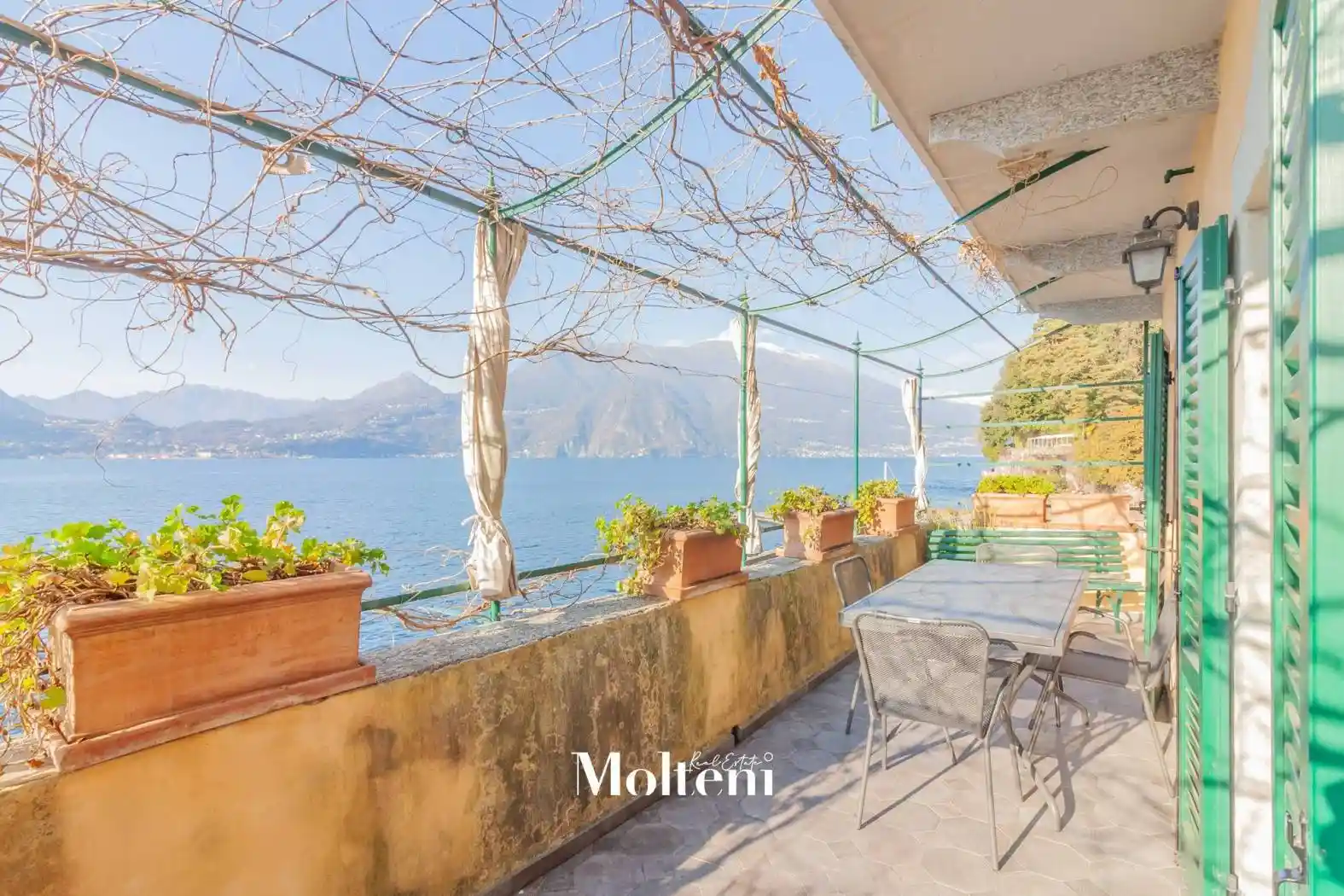 Appartamento in vendita a Varenna