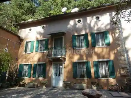 Palazzo - Stabile in vendita a Sant'Anna d'Alfaedo