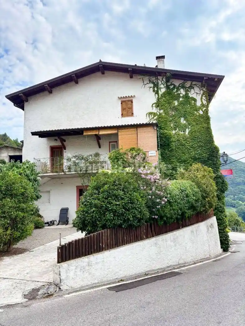 Appartamento in vendita a Tremosine sul Garda