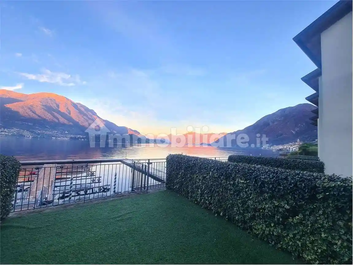 Villa in vendita a Lezzeno