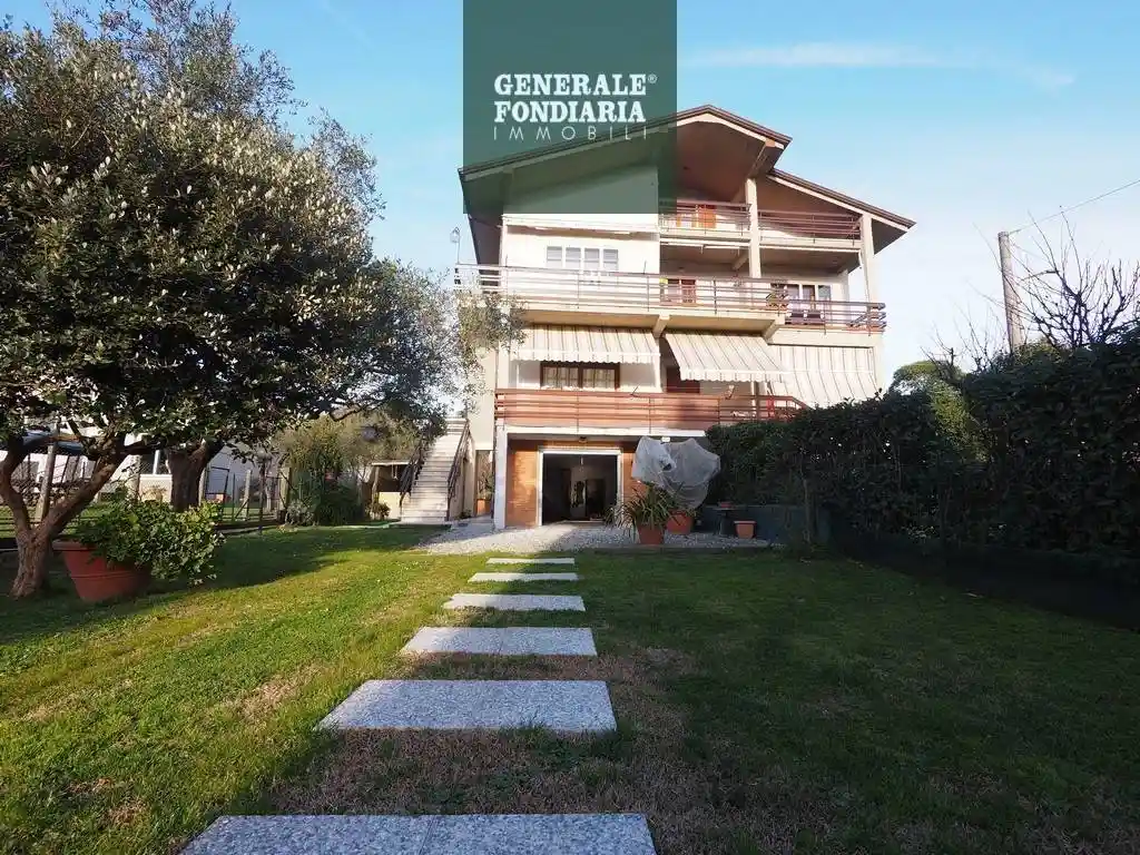 Villa in vendita a Bolano