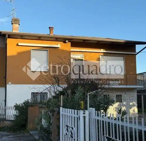 Villa in vendita a Ostiglia