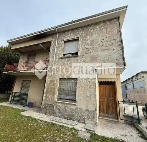 Villa in vendita a Ostiglia