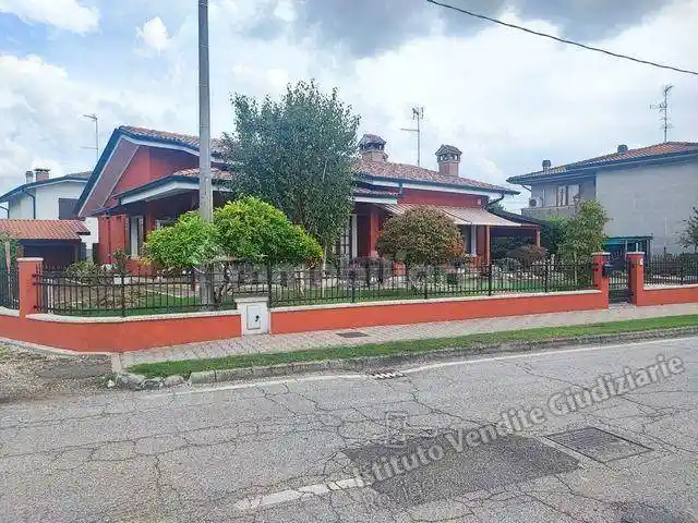 Villa in vendita a Ficarolo