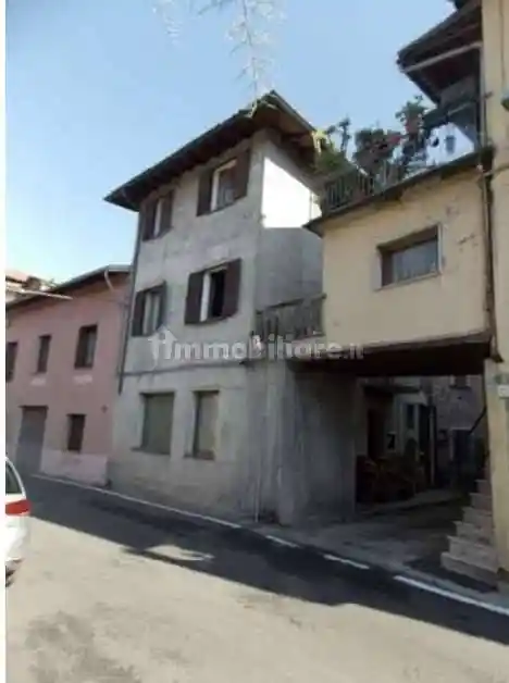 Appartamento in vendita a Esine