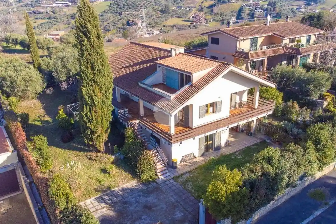 Villa in vendita a Guidonia Montecelio