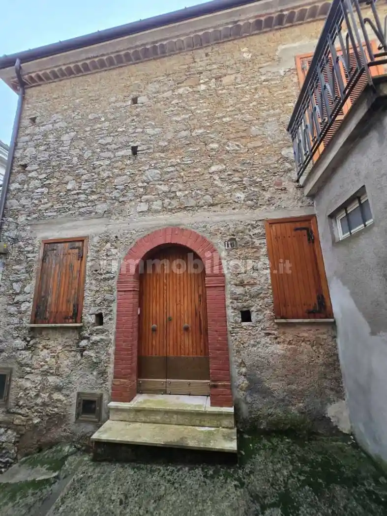 Casa indipendente in vendita a Rivello