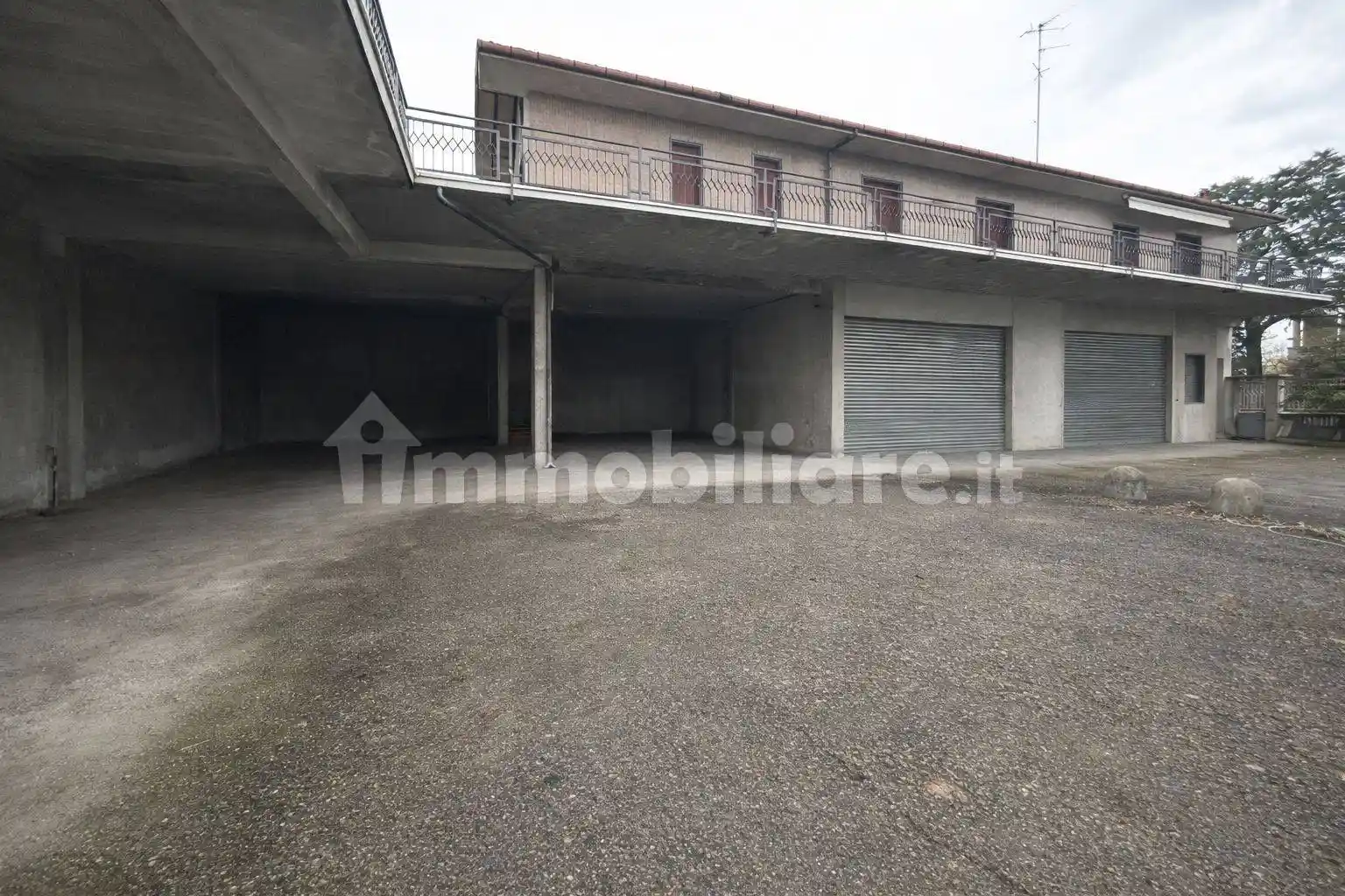 Palazzo - Edificio in vendita a Origgio