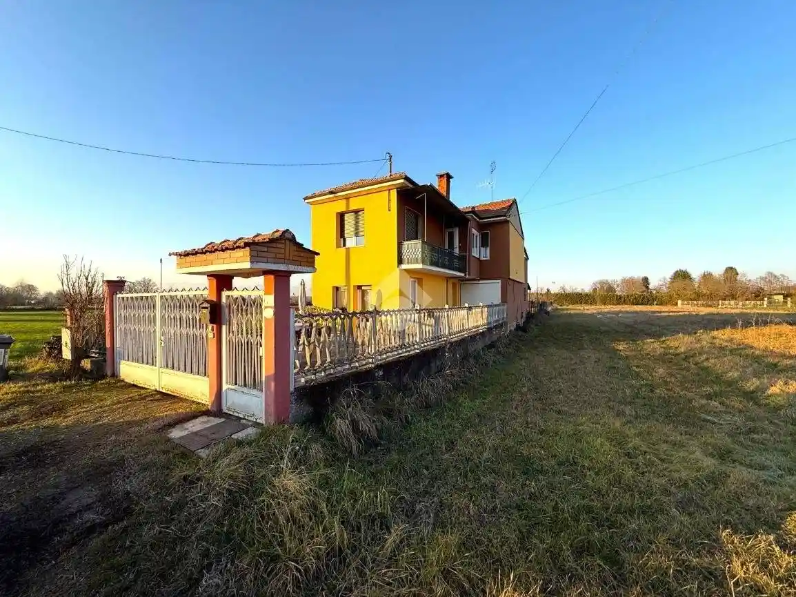 Casa indipendente in vendita a Monteu da Po