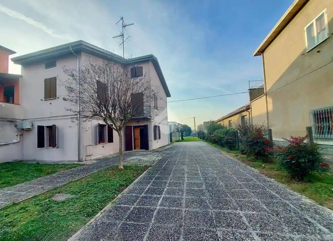 Villetta a schiera - foto 2