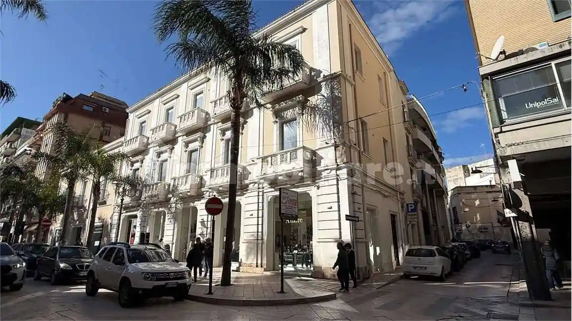 Palazzo - Edificio in vendita a Brindisi