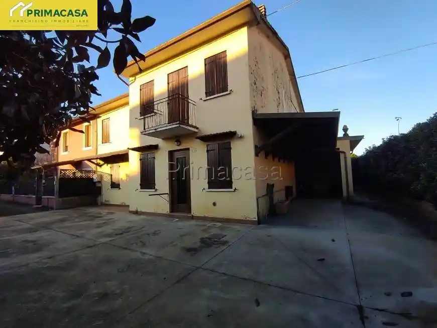 Casa indipendente in vendita a Castel d'Azzano