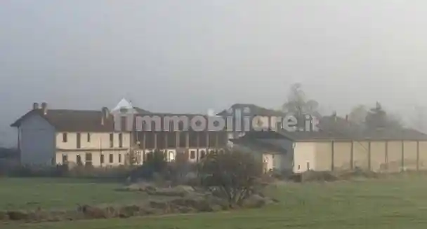 Rustico - Casale in vendita a Bra