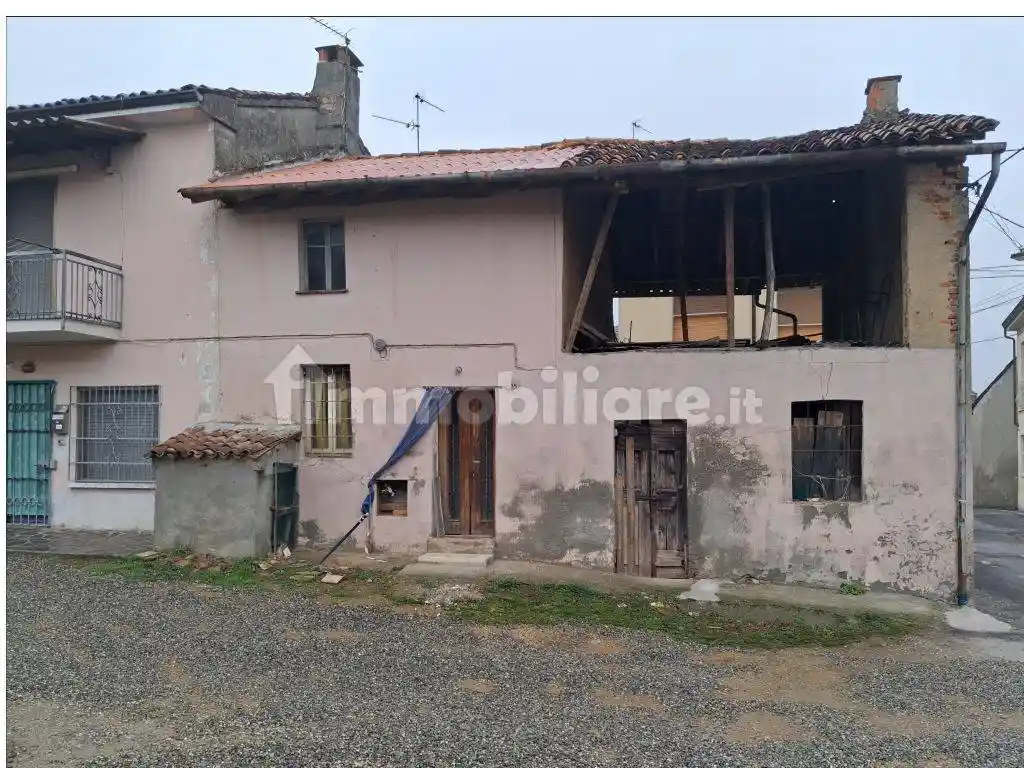 Casa indipendente in vendita a Chignolo Po