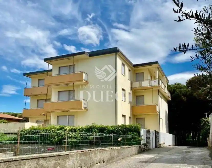 Palazzo - Edificio in vendita a Cecina