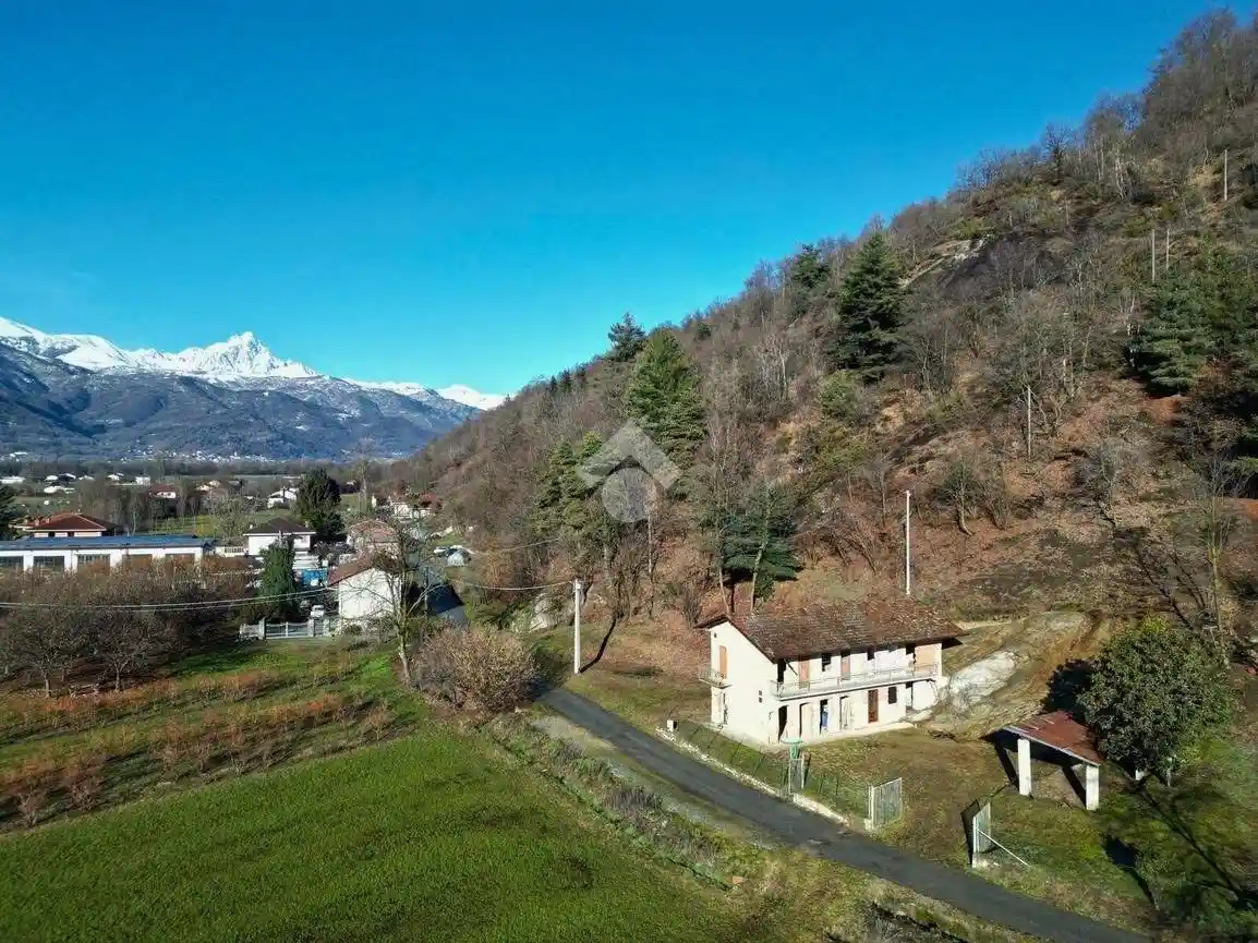 Casa indipendente in vendita a Revello