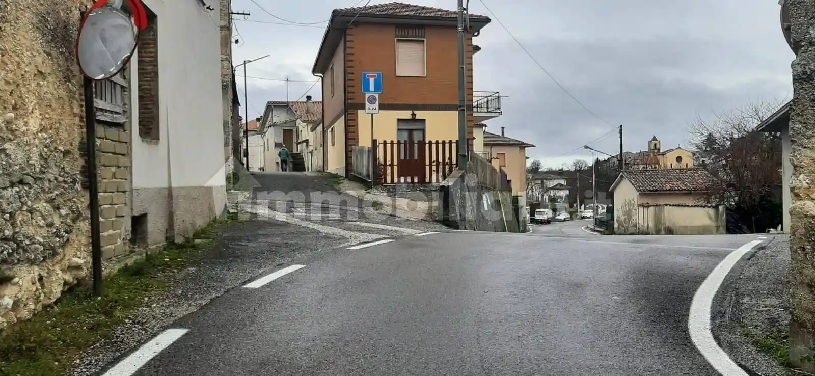 Casa indipendente in vendita a Longone Sabino